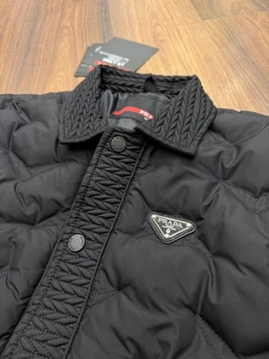 chaqueta invierno prada Foto 1 de 3