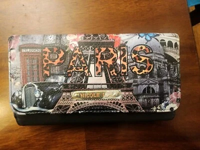 Cartera Nicole Lee Imitación Cuero Triple Plegable "PARÍS" Nueva Sin Etiquetas Foto 1 de 4