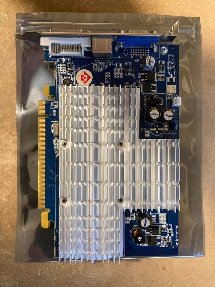 Diamond ATI Radeon X1300 PCIe Graphics Card 512MB VGA DVI - X1300PCIE512 - Image 1 of 2