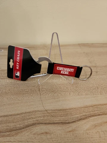 CARABINER LANYARD KEYCHAIN 8" MLB BASEBALL KEY CHAIN NEW! - Cincinnati  Reds Cover