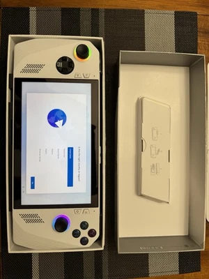 ASUS ROG ALLY Z1 Extreme 512 GB SSD With extras. - Image 1 of 4