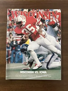 1983 WISCONSIN BADGERS vs IOWA HAWKEYES Football Program November 5, 1983 - Picture 1 of 5