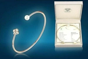 Diamond & Freshwater Pearl Flower Bangle CTTW 0.015 RRP £199.99 - Picture 1 of 1