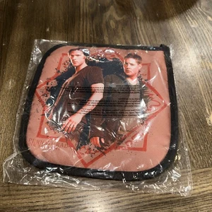 Supernatural Hotpad neu mit Etikett von CultureFly Join The Hunt KOCHEN! - Bild 1 von 5