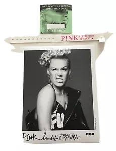 P!NK Fotografía Rosa, Pulsera + Pase Backstage Hermoso Trauma Oficial NUEVO - Imagen 1 de 7