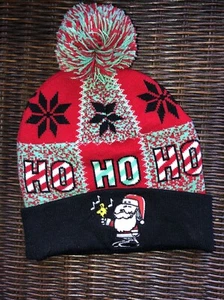 New PEANUTS SNOOPY Christmas Black Red Green White POM POM BEANIE Knit Hat - Picture 1 of 3