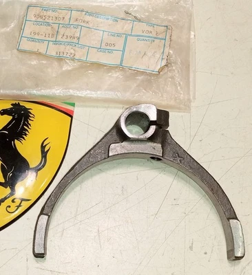 Horquilla selectora de cambios de transmisión Ferrari 365 GT 2+2_521307_330_NUEVA_GENUINA Foto 1 de 4