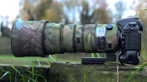 Sigma 150 600mm Sport Protective Neoprene lens cover Woodland Green Camo/Black - Foto 1 di 1