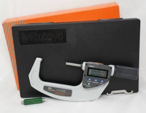 Mitutoyo 293-678-20 Digimatic Micrometer, 2-3.2" Range, .00005 - Picture 1 of 13