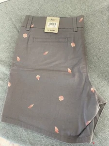 Bass Women’s Shorts Sz 10 Grey with Peach Sea Shells NEW with tags - Picture 1 of 7