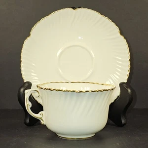 TAZA Y PLATILLO Hammersley porcelana de hueso fino - remolino blanco festoneado - borde dorado - Imagen 1 de 18