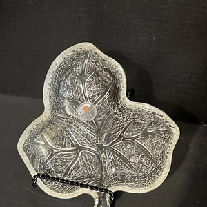 Vtg Romanian 7” Clear Pressed Glass Leaf Shaped Divided Dish Fall Decor - Picture 1 of 7