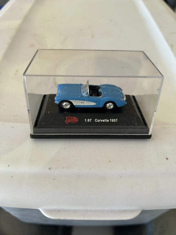 Malibu International LTD, Model Collection 1957 Corvette 1:87 scale - Image 1 of 1