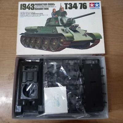 TAMIYA 1:35  KIT CARRO ARMATO T34/76 1943 PRODUCTION MODEL RUSSIAN TANK    35059 - Immagine 1 di 4