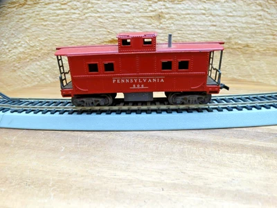 Mantua HO Scale 35' Weighted Pennsylvania PRR 506 Center Cupula Caboose - Image 1 of 4