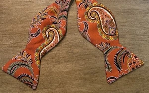 Carrot & Gibbs Orange Multicolor Orange Paisley Button Preppy Bow Neck Tie - Picture 1 of 8