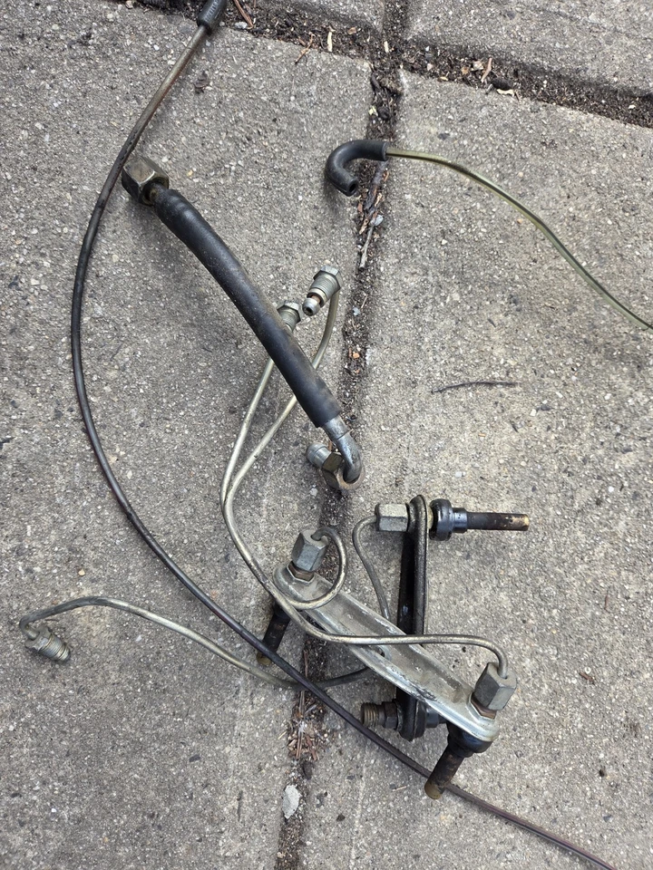 Inyectores y líneas Mercedes Benz W201 190E 180E Foto 1 de 1