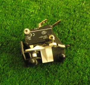 TUMBLE DRYER WHITE KNIGHT CL382WV Door Lock - Picture 1 of 1