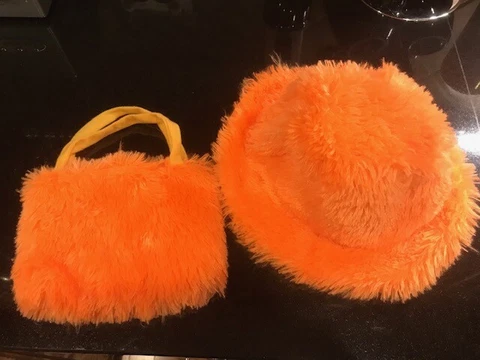 GIRLS Fluffy Hat & Purse Combo - TN Vols Orange Cover