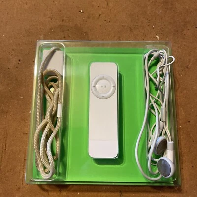 Apple iPod shuffle 1st Gen. White (512MB) - used Open Box - Image 1 of 4