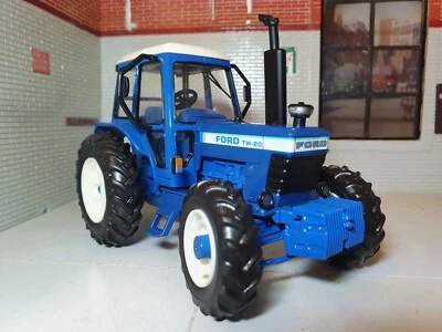 1:32 Ford TW20 Tractor Britains 4WD 1979 Scale Model Diecast 43322 New Boxed - Image 1 of 4