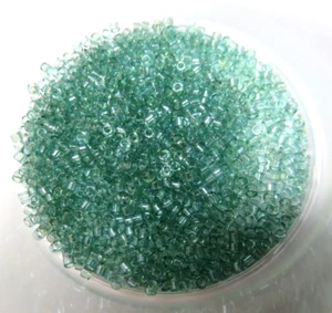 11/0 DELICA ~ SEA FOAM LUSTER ~ DB112 ~ 7 Grams ~ MIYUKI ~ GLASS SEED BEADS - Picture 1 of 1