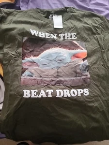Star Wars BABY YODA The Child When The Beat Drops MANDALORIAN T-Shirt Medium  - Picture 1 of 1