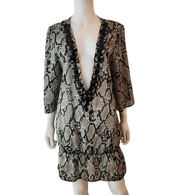 Cubierta túnica de natación con estampado de serpiente con cuentas de conejito de playa Foto 1 de 4