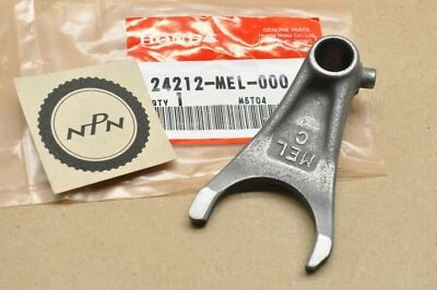 OEM Honda 2011-2016 2018-2019 CB1000 R 2004-2007 CBR1000 RR Center Shift Fork - Image 1 of 3