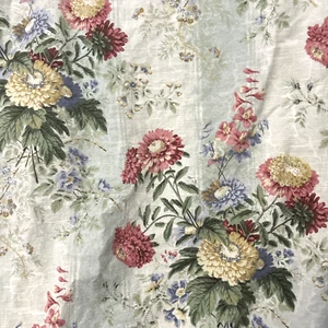 Ramo floral vintage de 2 yardas x 56 pulgadas de ancho rosa sobre celadón - Imagen 1 de 5