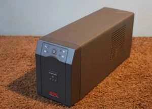 APC SC620i Tower UPS / New cells / 12m RTB / 620 VA - Picture 1 of 5