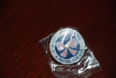 Broche Madame Alexander A Friend For Life, Novo - Imagem 1 de 2