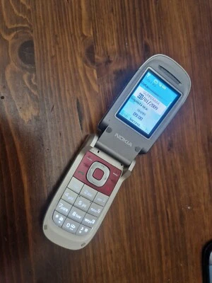  NOKIA 2760 ROSSOFUNZIONANTE CON CARICABATTERIA  - Immagine 1 di 4