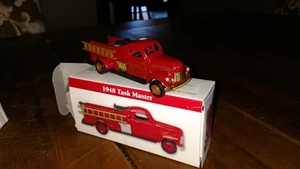Readers Digest Mini Fire Truck figurine IOB - Picture 1 of 6