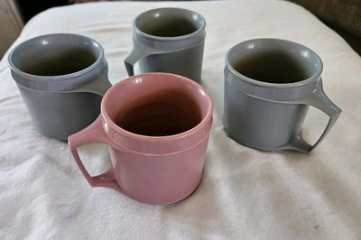 Set Of 4 Vintage MCM USA  Aladdin Insulated Coffee Mug Cup 1 Pink 3 Blue - Image 1 of 3