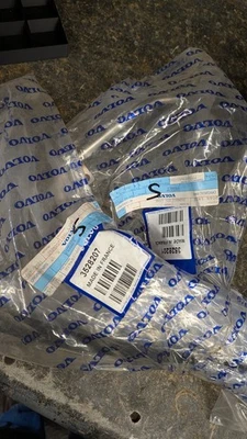 Juego de mangueras de enfriador de aceite Volvo 850 S70 V70 nuevo OEM Volvo 3528207 y 3528201 Foto 1 de 2