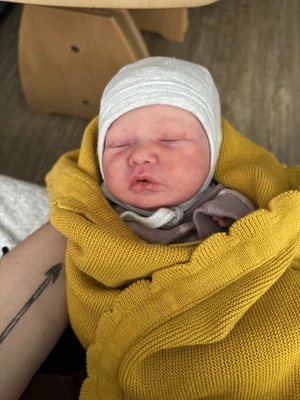 Teilsilikonbaby Shannon Daniela Ardelean - Bild 1 von 3