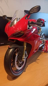 Ducati Panigale S 1299 von Pocher sehr guter Zustand Maßstab 1:4 Siehe Bild! - Bild 1 von 22