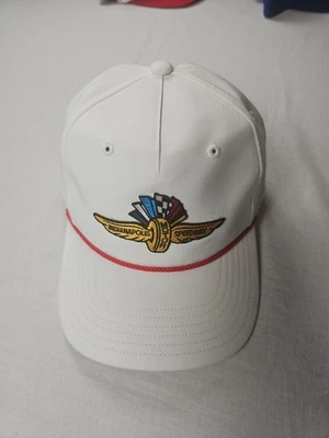 Indianapolis Motor Speedway Ala y Rueda - Tapa Ajustable Blanca Foto 1 de 4