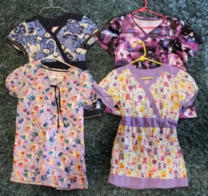 Lote de 4 Camisetas Médicas Pequeñas Koi KATHY PETERSON para Mujer - Imagen 1 de 10