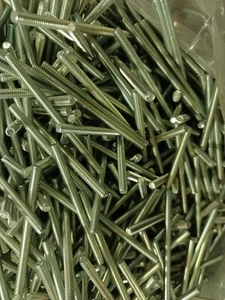 NEU (100 Stück) #8-32 x 2,5" verzinkt Grade 2 Stahl Gewindestangen - Bild 1 von 1