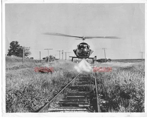 25EE208 PR PHOTO 1959 CHICAGO NORTH WESTERN RAILROAD WEED SPRAYING HELICOPTER - Picture 1 of 2