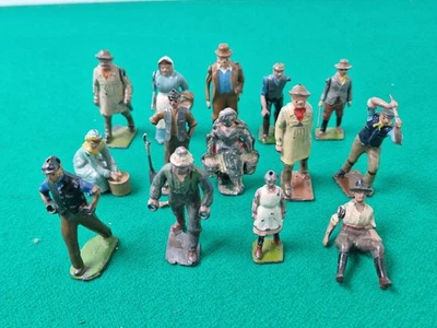 Lote de trabajo de figuras de metal pintadas vintage de granjeros y esposas de Gran Bretaña, etc. de 1:32 Foto 1 de 4