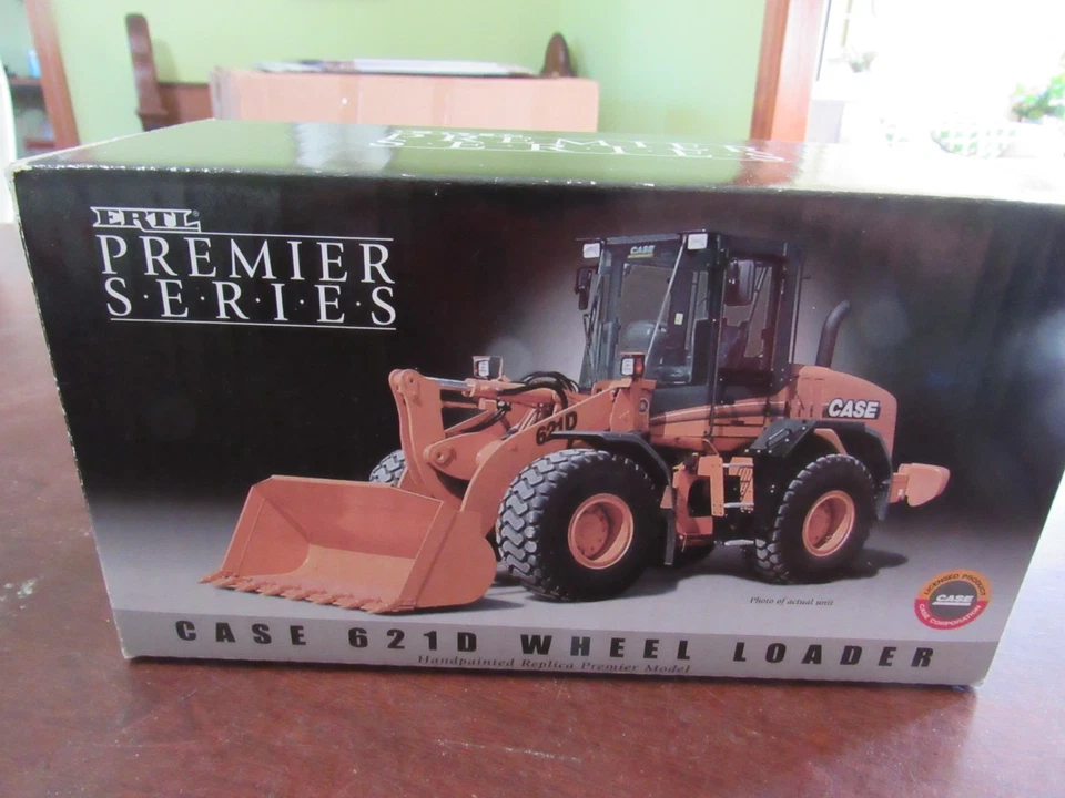 ERTL 1/50 PREMIER СЕРИИ ЧЕХОЛ 621D КОЛЕСНЫЙ ПОГРУЗЧИК - NIB - НИКОГДА НЕ ОТОБРАЖАЛСЯ - Изображение 1 из 4