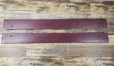 1988-1998 Chevy GMC CK1500,2500,3500 Truck Door Entry Maroon LH & RH - Imagem 1 de 4