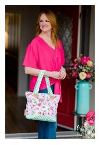 THE PIONEER WOMAN quilted Aubrey Tote Purse Bag