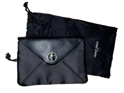Bolso de viaje Giorgio Armani negro satinado bolsa de cosméticos maquillaje pequeño bolso sin asas de noche Foto 1 de 4