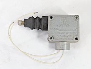 CC Control Switch Division ES4-KM4 Spring Load Control Switch - Picture 1 of 3