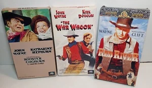 John Wayne 3 VHS Tapes The War Wagon , Rooster Cogbirn, Red River - Foto 1 di 3