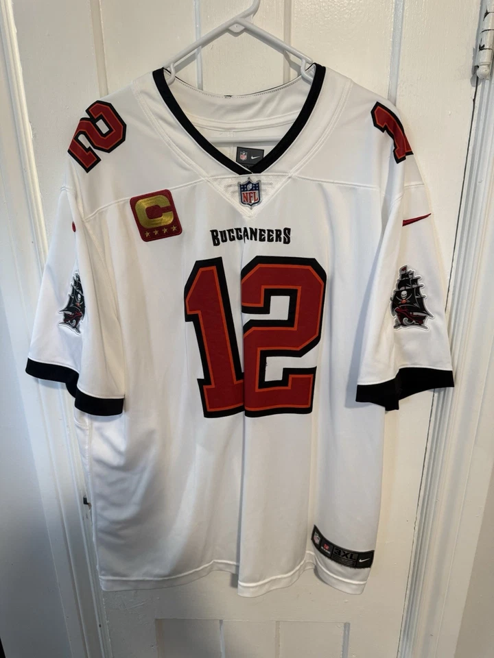 Camiseta deportiva Tom Brady Tampa Bay Buccaneers Nike Limited para hombre  Foto 1 de 4